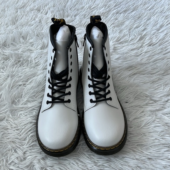 Dr. Martens Kids' Zavala Combat Lace Up Boot Big Kid in white size 5 - Picture 4 of 12
